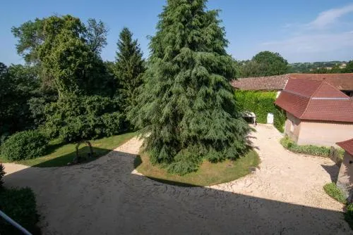 Hotel Le Chateau de Césarges - Image 1