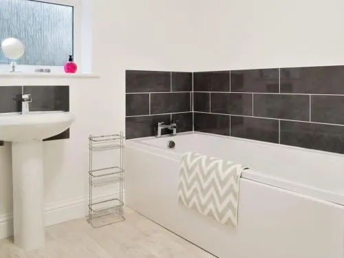 Ridings Farm Bungalow - Image 1