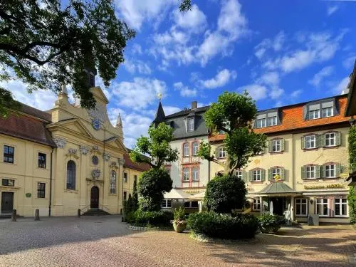 Romantik-Hotel und Restaurant „Goldener Karpfen“ - Image 1