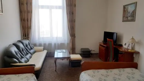 Hotel Bristol - Image 1