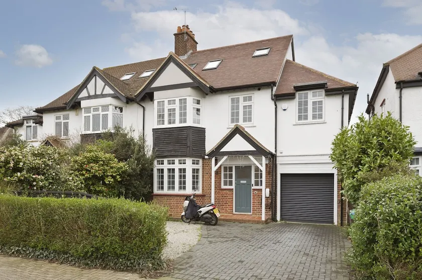 Wonderful Family Home With Garden Near Twickenham by Underthedoormat - Image 1