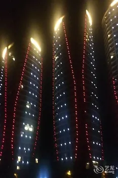 Yijing Holiday Hotel - Image 1