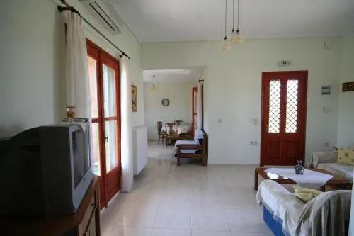 Dimitris Holidays - Image 1