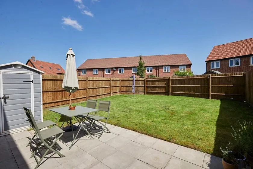 Host Stay Cornflower Way - Image 1