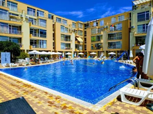 Kamelia Garden - Image 1