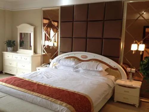 Cen Yang Hotel - Image 1