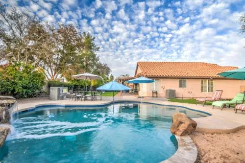Route 66 Oasis in Downtown Gilbert with Heated Pool & Mini Golf - Image 1
