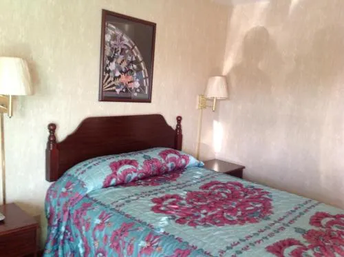 Budget Inn Hazelwood - Image 1