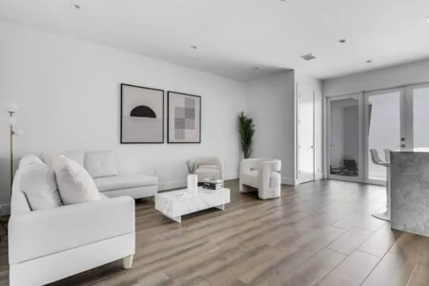 3282 SW 28th St Private Pool 4BD 2 5BA Parking Laundry Wi-fi - Image 1