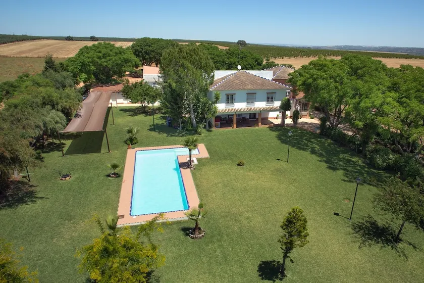 Apartamentos Cerros Bravo - Image 1