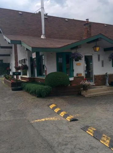 Motel les Pins - Image 1