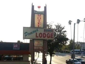 Pomona Lodge Motel - Image 1