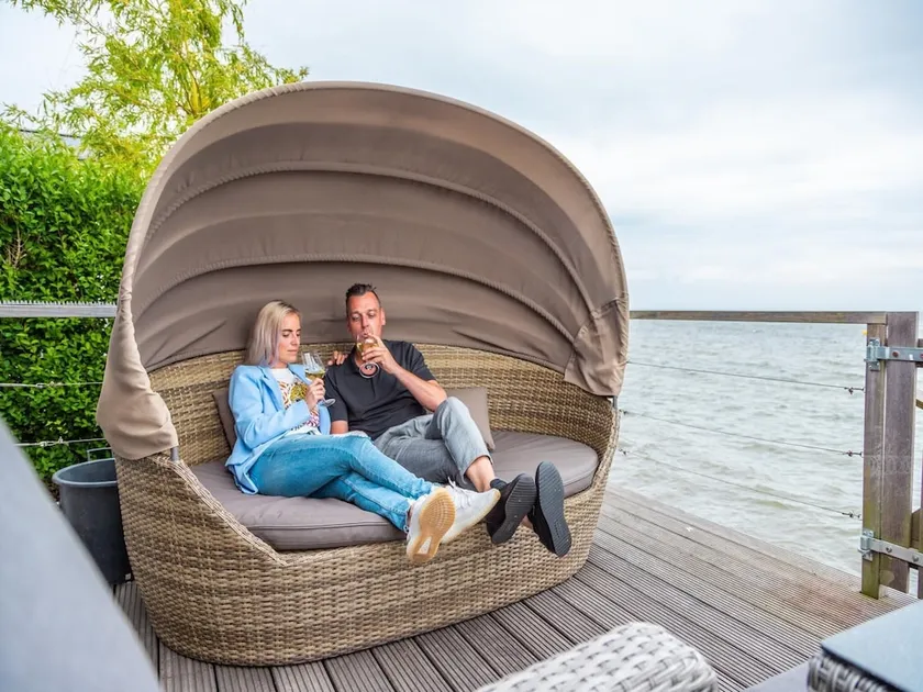 Lakeside Escape Near Enkhuizen - Image 1