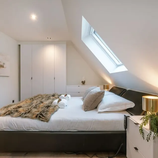 Huswell Luxurious apartment with parking - Image 1
