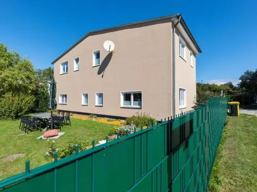 Holiday Home Near the Beach With Garden - Image 1