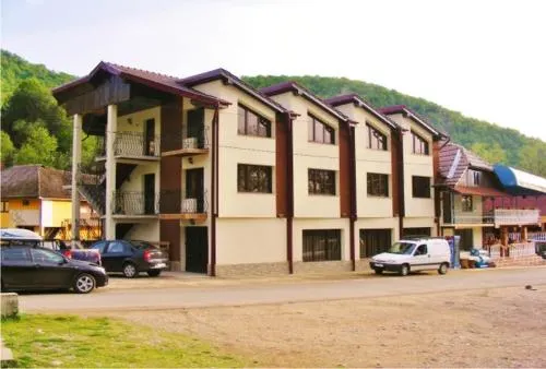 Pensiunea Mirela - Image 1