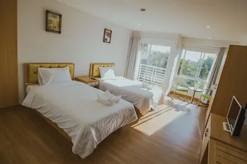 CM GARDEN CONDO - Image 1
