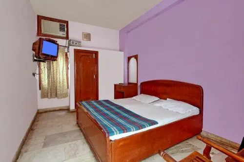 Parkash Hotel - Image 1