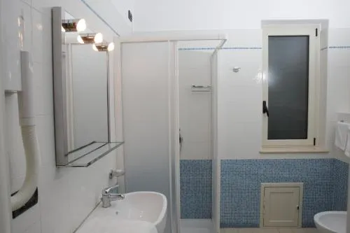 Pino Hotel - Image 1