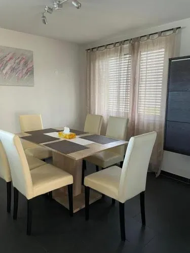3 Rooms Premium Apartment Haag Sg - Image 1