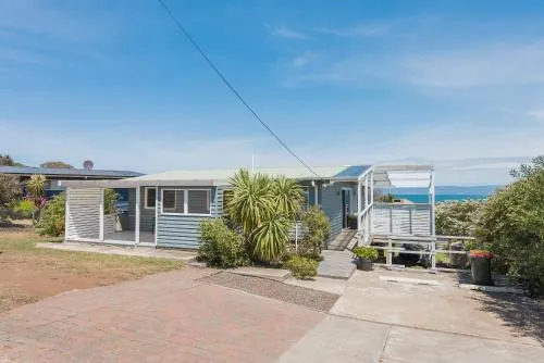 Acacia Cottage - Image 1