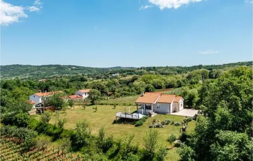 Two-Bedroom Holiday Home In Rakotule - Image 1