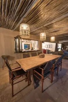 Pangolin Lodge - Image 1