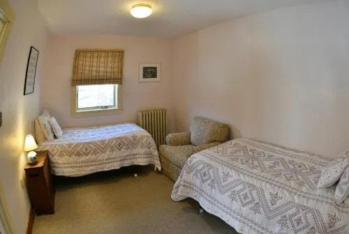 Hawk Mountain Lodge - Image 1