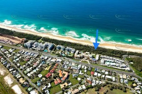 By The Beach Relaxs 3 Beds 2 Bath Pool Tennis Golf - Image 1