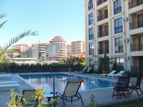 GT Villa Astoria Apartments - Image 1