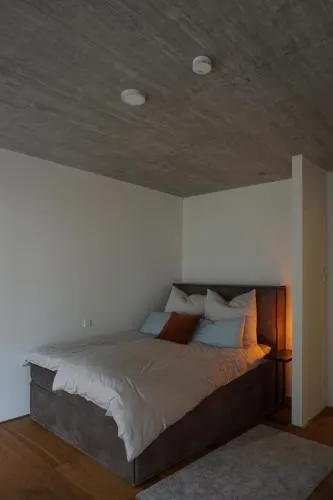 Schones Neubau Serviced-Apartment mit Parkplatz - Image 1