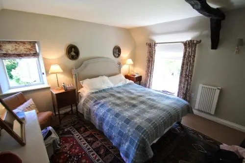 Poocks Cottage - Image 1