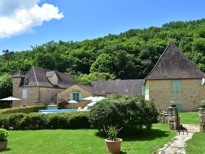 Modern Holiday Home in Aquitaine With Swimming Pool - Image 1
