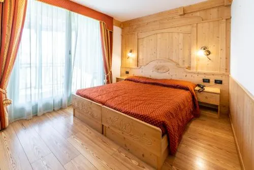 LM Rooms - Image 1