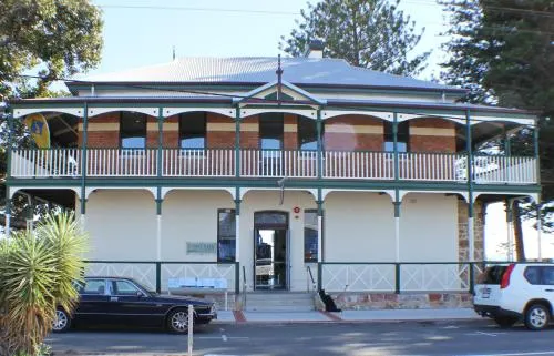 West End Retreat - Image 1