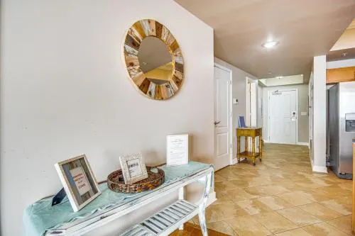 Sleek Gulfport Condo with Ocean Views and Pool Access - Image 1