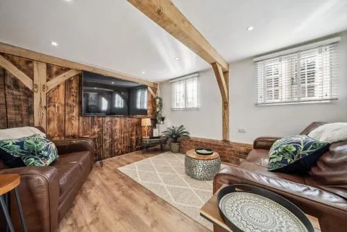 The Olde Barn - Image 1