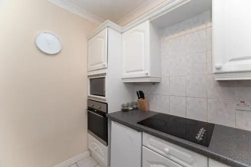Sallyport City Centre 2 Bedroom Apartment 14 - Image 1