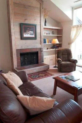 Primrose Condominiums - Image 1