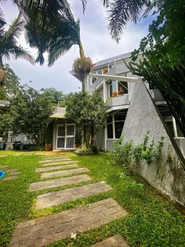 Ampla casa em meio Ã  natureza - Image 1