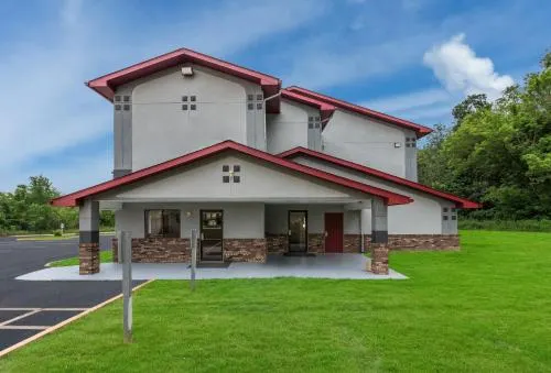 Red Roof Mansfield - Image 1