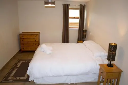 Cairnton Farm Cottages - Image 1