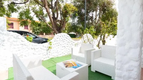 Sandy House in Mandriola - Image 1