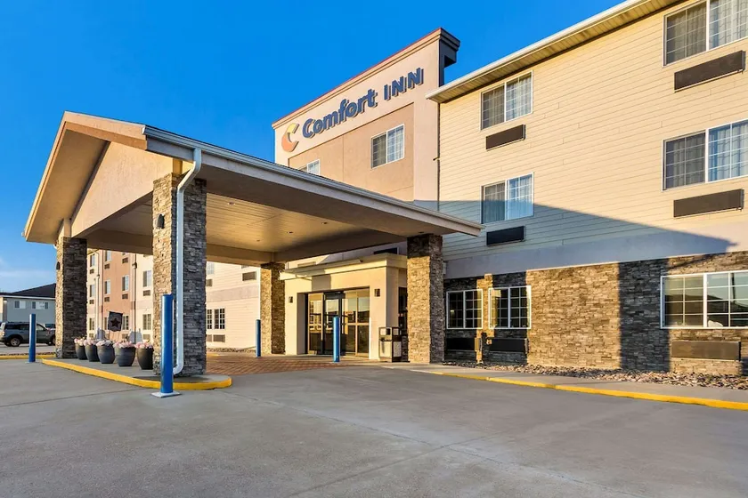 Econo Lodge - Image 1