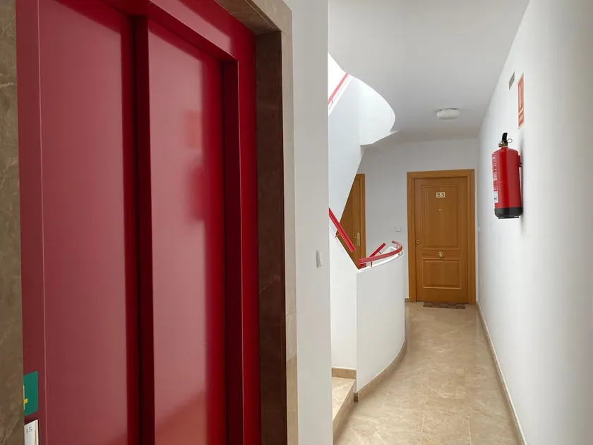 3bed Penthouse With Large Terrace & Sea View - Image 1