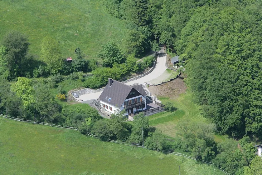 Cozy Holiday Home in Düdinghausen Sauerland near Ski Area - Image 1