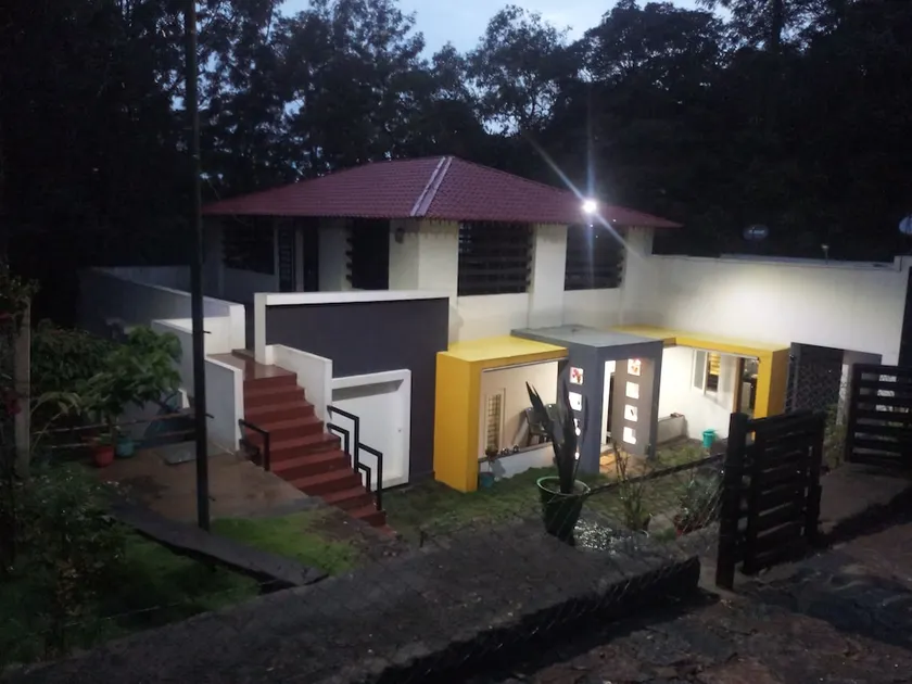 Impeccable 3-bed Cottage in Sirumalai - Image 1