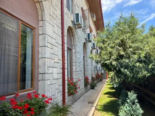 Hotel Claudia - Image 1