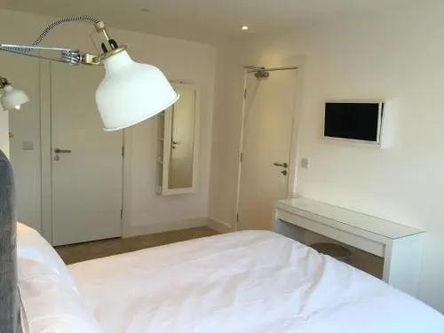 Bunk Boutique Hostel - Image 1