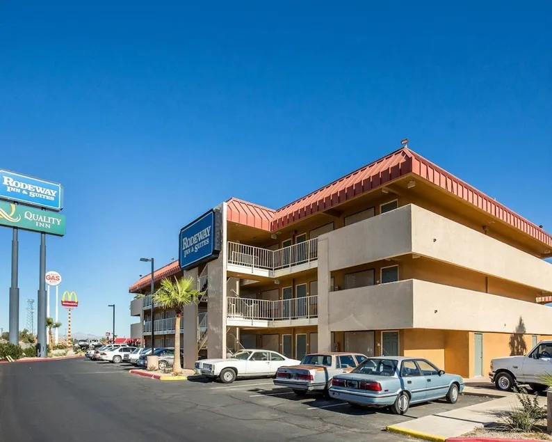 Rodeway Inn & Suites - Image 1